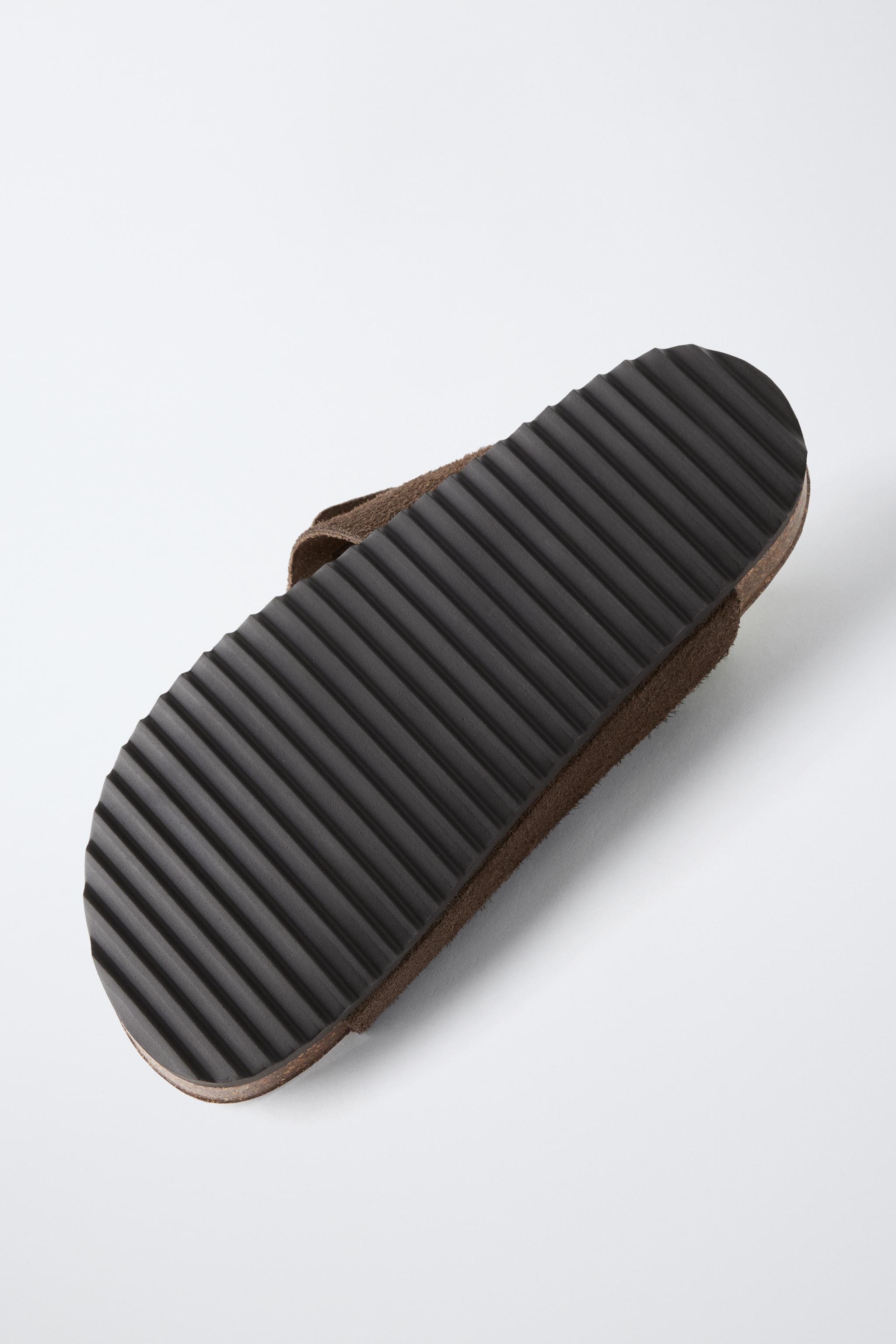 STORIEZ - LEATHER BUCKLE SANDALS